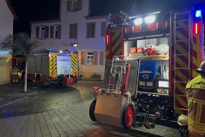 Feuerwehr rückt zu Kellerbrand in Stromberg aus